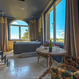 https://la-mascrabiere.midi-pyreneeshotels.com