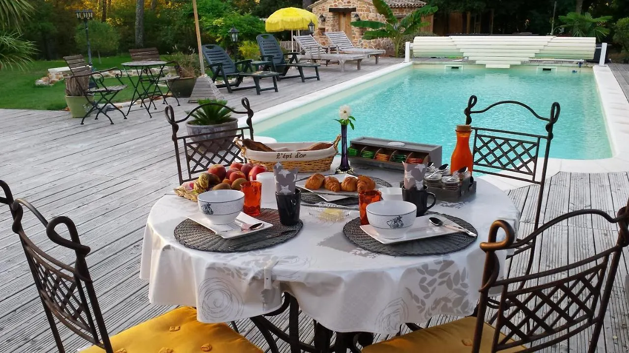 Couette-café Bed and Breakfast Le Jardin des Selves à Draguignan