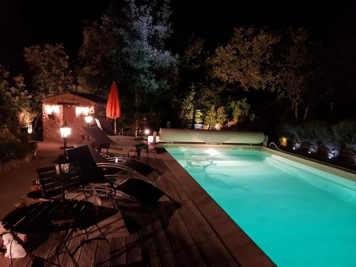 Couette-café Bed and Breakfast Le Jardin des Selves à Draguignan France