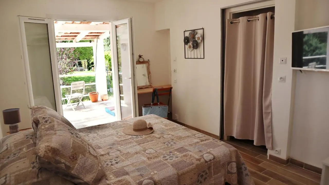 Bed and Breakfast Le Jardin des Selves à Draguignan 0*,